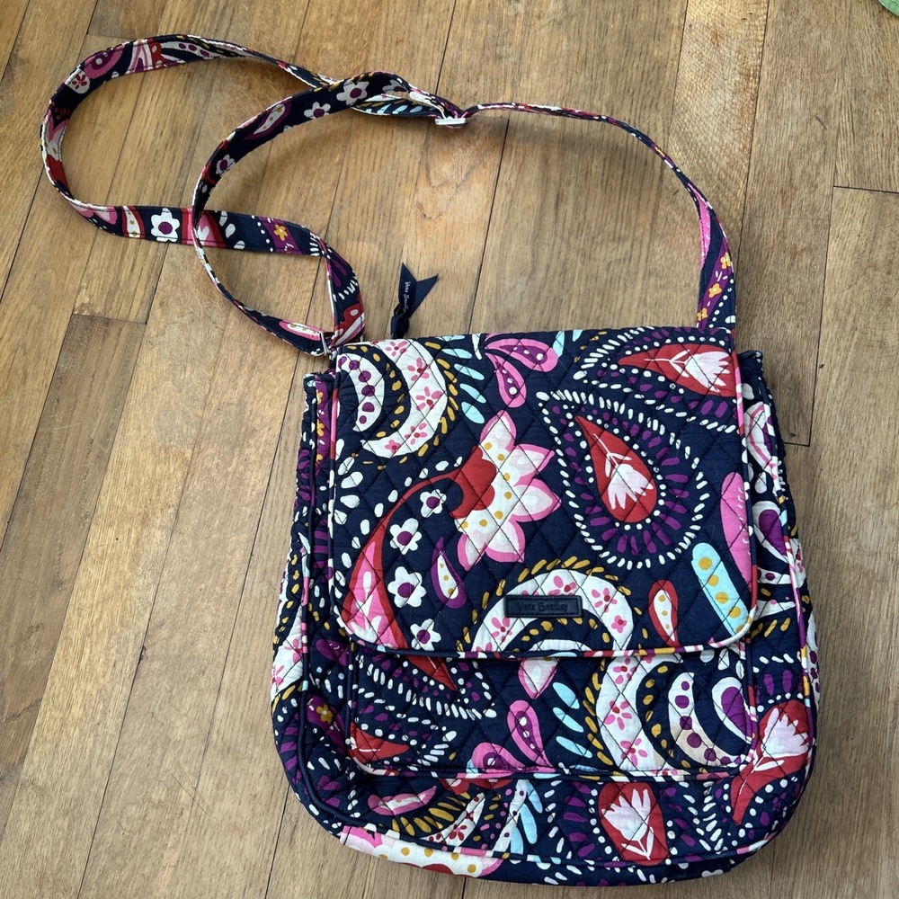 Vera Bradley Navy Paisley Quilted Cotton Crossbody Messenger Bag Flap Closure